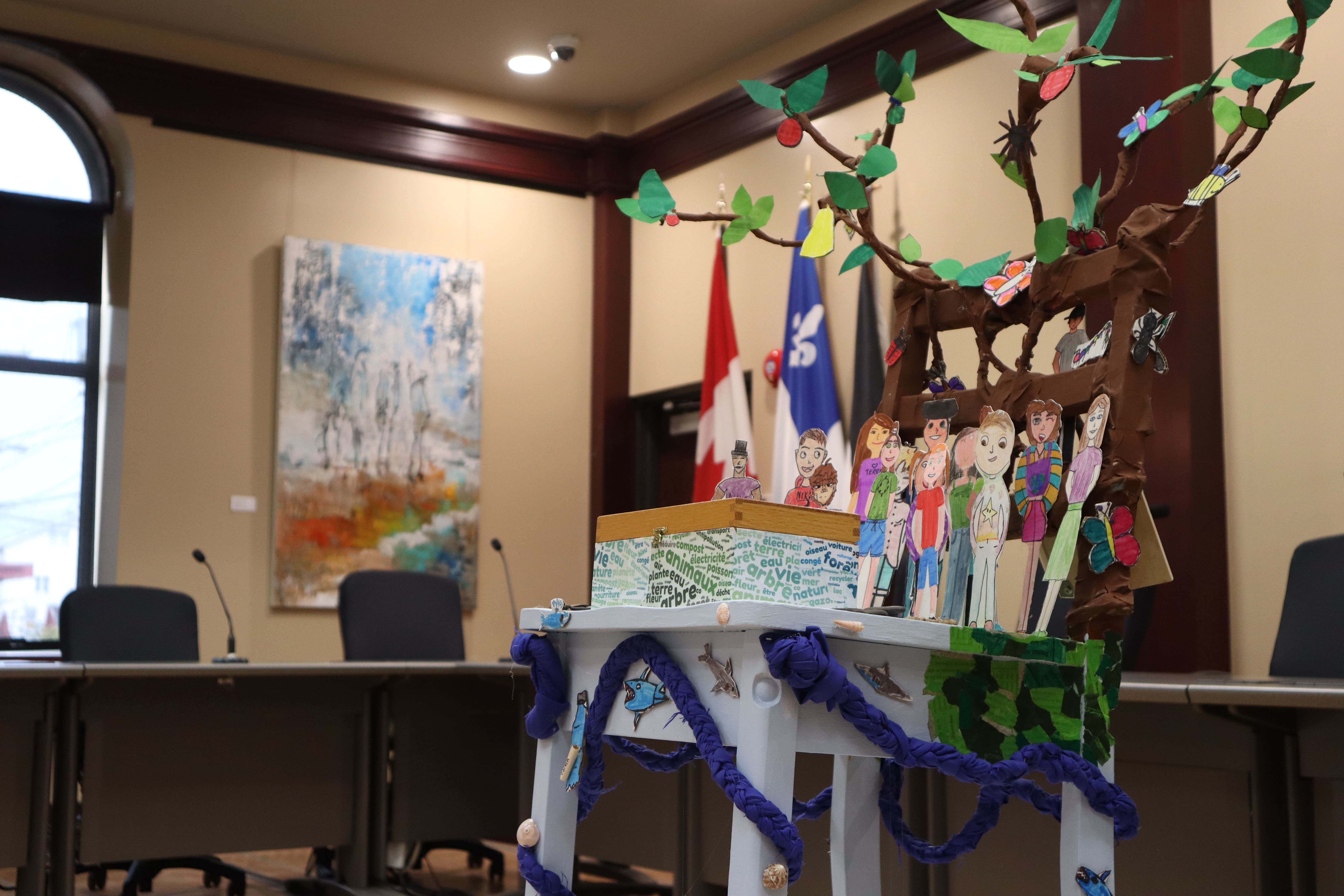 Un symbole fort de la jeunesse dans la salle du conseil municipal