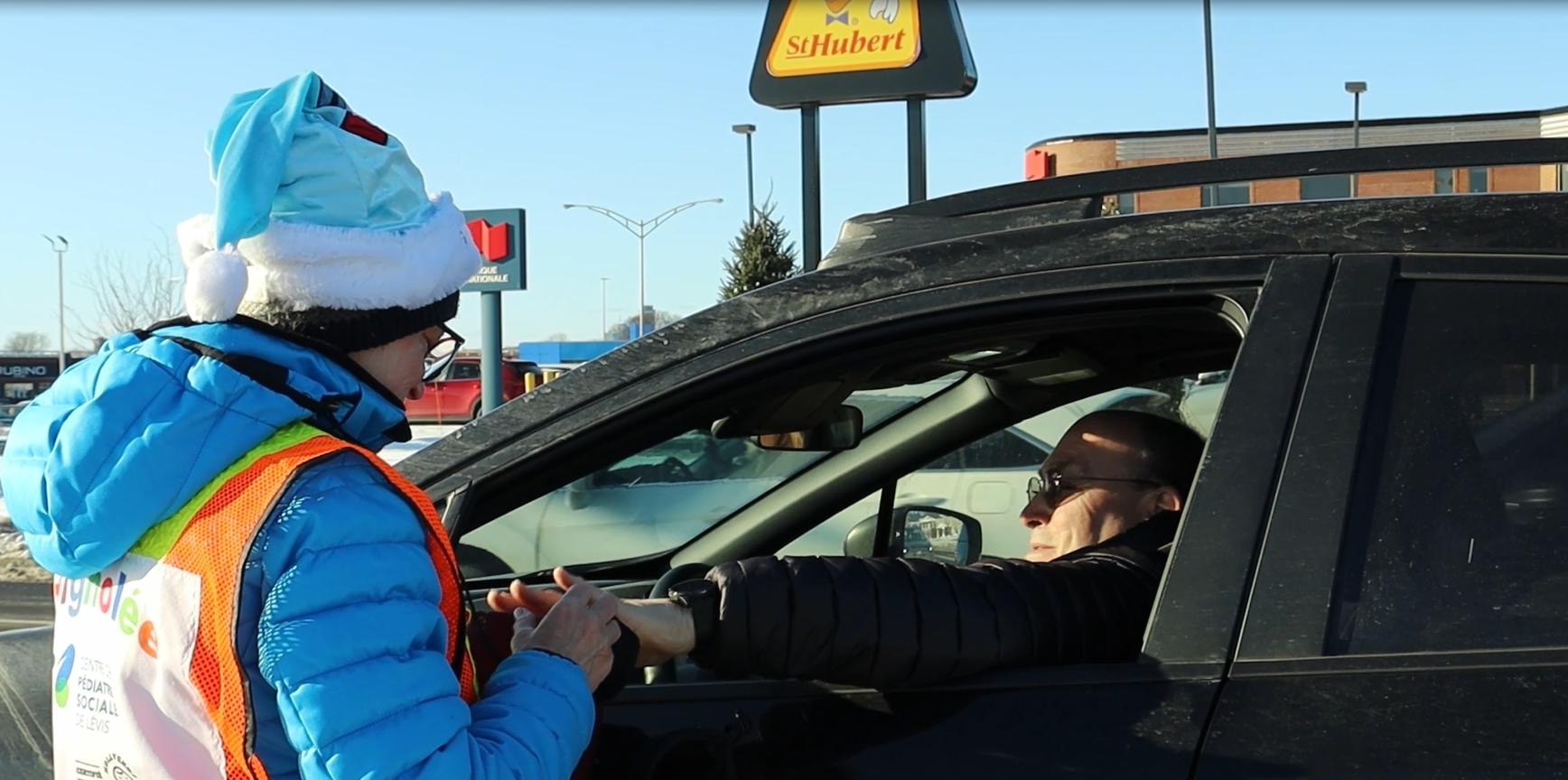 15e grande collecte dans les rues pour la Guignolée du Dr Julien à Lévis