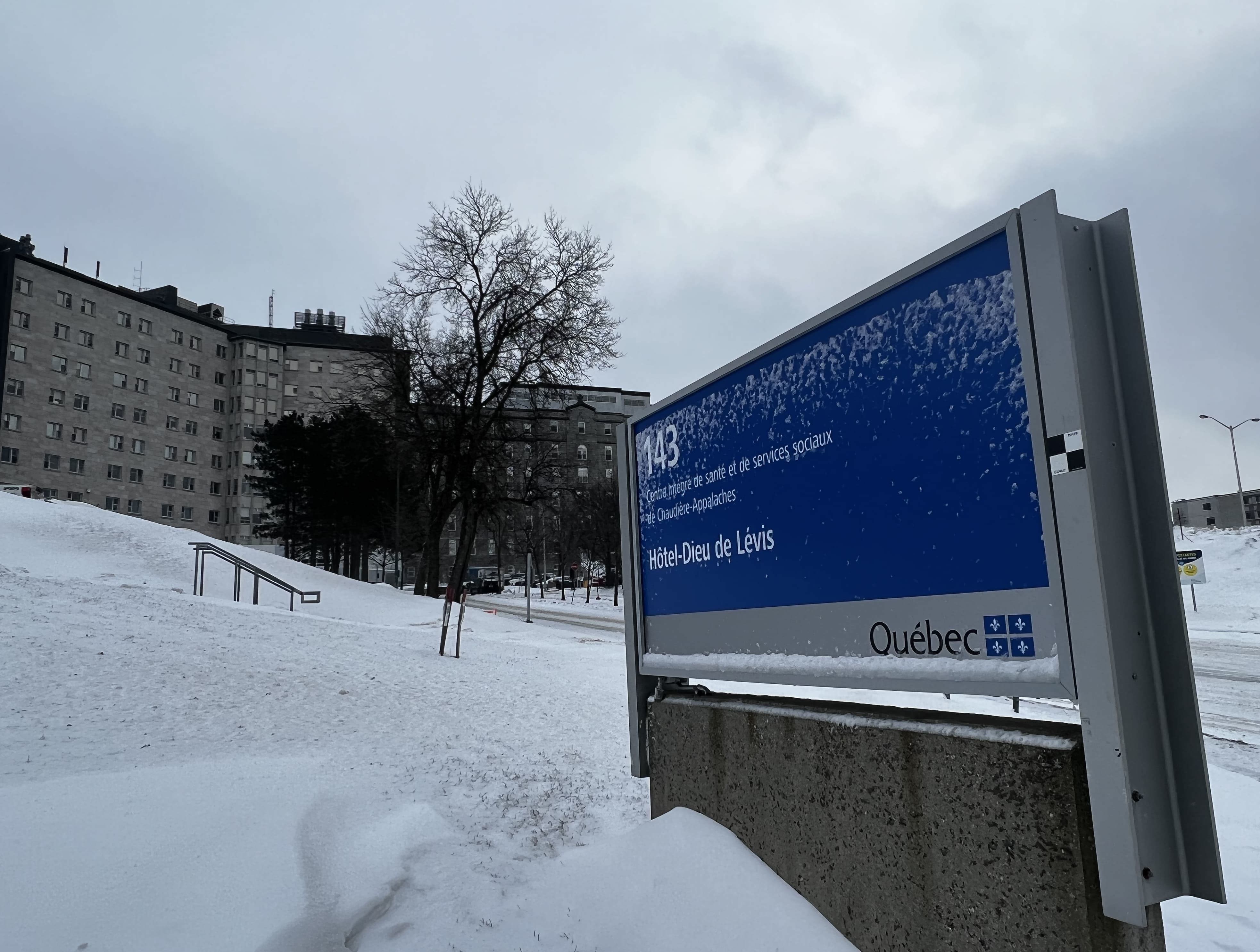 Interdiction du sit-in au bloc opératoire de l’Hôtel-Dieu de Lévis